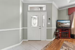 36403 Grand Island Oaks Cir, Grand Island, FL 32735 - Photo 3