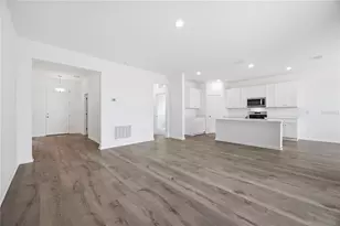 6209 Sanders Grove Cir, Okahumpka, FL 34762 - Photo 9