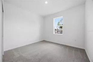 6209 Sanders Grove Cir, Okahumpka, FL 34762 - Photo 5
