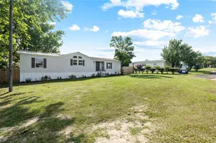 8531 Semmes St, Zephyrhills, FL 33540 - Photo 3