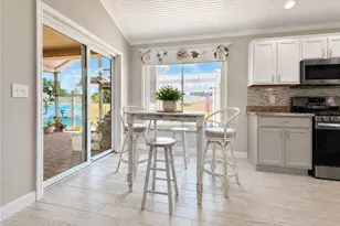 853 Winchester Ct, The Villages, FL 32162 - Photo 7