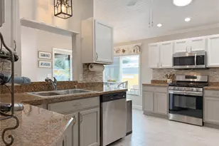 853 Winchester Ct, The Villages, FL 32162 - Photo 9