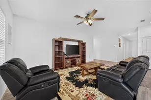 16434 Blooming Cherry Dr, Groveland, FL 34736 - Photo 5