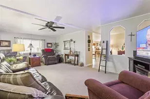 137 Jacaranda Dr, Leesburg, FL 34748 - Photo 7