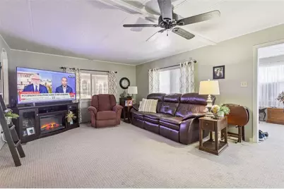 137 Jacaranda Drive, Leesburg, FL 34748 - Photo 9
