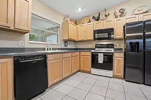 1033 Meadowbend Dr, Leesburg, FL 34748 - Photo 11