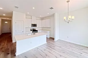6213 Sanders Grove Cir, Okahumpka, FL 34762 - Photo 3