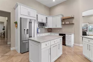 2587 NE 108th Ln, Oxford, FL 34484 - Photo 15