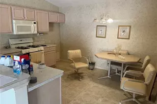 8205 SE 169th Palownia Loop, The Villages, FL 32162 - Photo 5