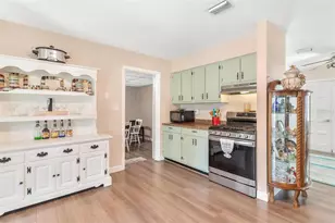 709 Cindy Ave, Fruitland Park, FL 34731 - Photo 9