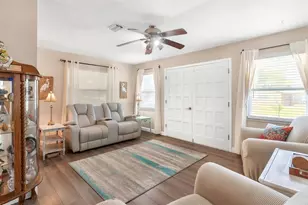 709 Cindy Ave, Fruitland Park, FL 34731 - Photo 5