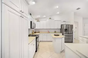 3463 Leelanau Ct, The Villages, FL 32163 - Photo 15