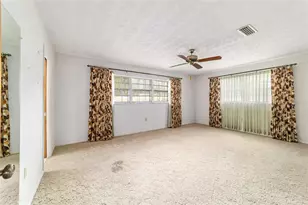 35237 Mulholland Dr, Fruitland Park, FL 34731 - Photo 31
