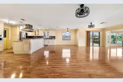 5330 Kings Court, Fruitland Park, FL 34731 - Photo 11