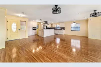 5330 Kings Court, Fruitland Park, FL 34731 - Photo 9