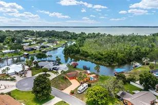 5330 King's Ct, Fruitland Park, FL 34731 - Photo 3