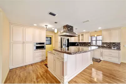 5330 Kings Court, Fruitland Park, FL 34731 - Photo 13
