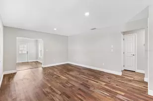 602 Gray Ave, Wildwood, FL 34785 - Photo 5