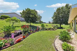 76 Fairway Cir, Umatilla, FL 32784 - Photo 7