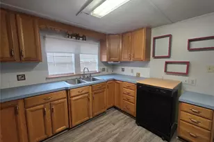 33508 Linda Dr, Leesburg, FL 34788 - Photo 5