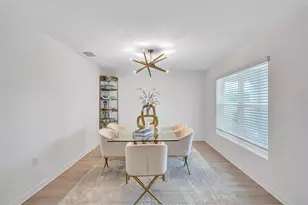 7601 Rosewood Garden Loop, Tampa, FL 33637 - Photo 5