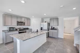7601 Rosewood Garden Loop, Tampa, FL 33637 - Photo 9