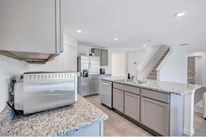 7601 Rosewood Garden Loop, Tampa, FL 33637 - Photo 11