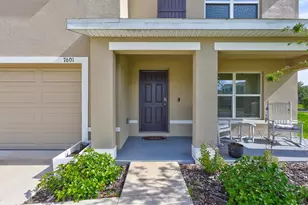 7601 Rosewood Garden Loop, Tampa, FL 33637 - Photo 3