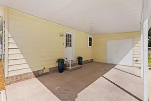 1726 Hilton Head Blvd, Lady Lake, FL 32159 - Photo 17