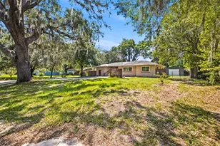 5762 S Agnew Rd, Belleview, FL 34420 - Photo 3
