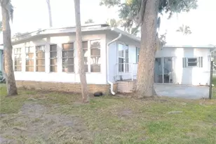 112 Palm Dr, Eustis, FL 32726 - Photo 3
