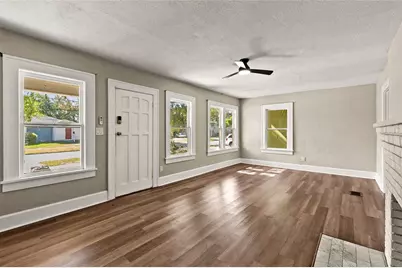 2329 7 Street S, Saint Petersburg, FL 33714 - Photo 9