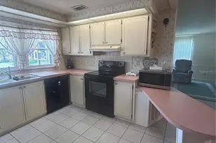 1708 Lilly Ln, The Villages, FL 32159 - Photo 11