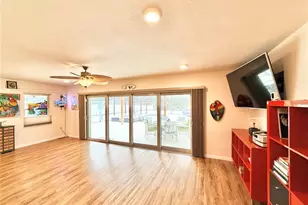 209 W Delaware St, Tavares, FL 32778 - Photo 9
