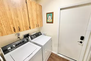 209 W Delaware St, Tavares, FL 32778 - Photo 33