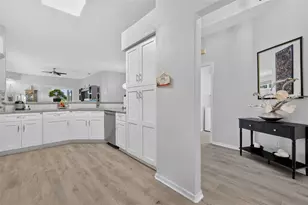 21725 King Richards Way, Leesburg, FL 34748 - Photo 11