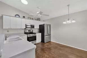 448 Canterbury Ct, The Villages, FL 32162 - Photo 11