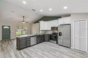 1711 Charleston Ln, Saint Cloud, FL 34769 - Photo 3
