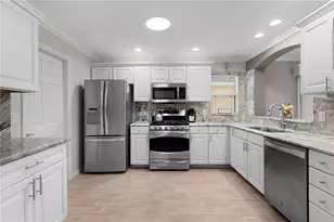 1536 Barnwell Pl, The Villages, FL 32162 - Photo 3