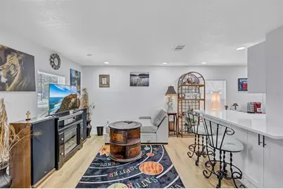 5000 43rd Avenue N, Saint Petersburg, FL 33709 - Photo 9