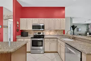 542 Loma Paseo Dr, The Villages, FL 32159 - Photo 9
