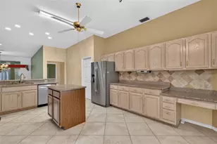 542 Loma Paseo Dr, The Villages, FL 32159 - Photo 9