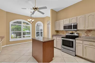 542 Loma Paseo Drive, The Villages, FL 32159 - Photo 11
