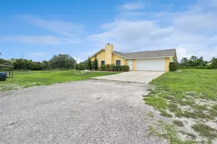 1740 Cypress Ave, Orange City, FL 32763 - Photo 5