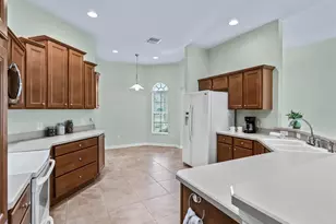 2215 Triggerfish Run, The Villages, FL 32162 - Photo 5