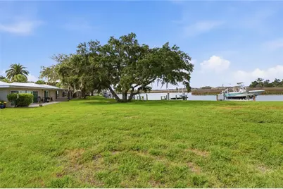 11628 W Bayshore Drive #8, Crystal River, FL 34429 - Photo 3