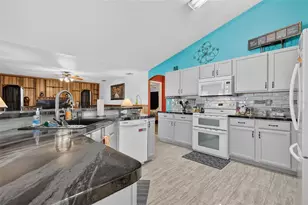 9800 Crenshaw Cir, Clermont, FL 34711 - Photo 11