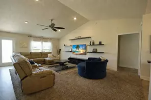 7733 Sloewood Dr, Leesburg, FL 34748 - Photo 11
