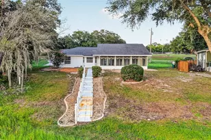 302 E Mirror Lake Dr, Fruitland Park, FL 34731 - Photo 25
