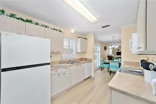911 Medira Dr, Lady Lake, FL 32159 - Photo 15